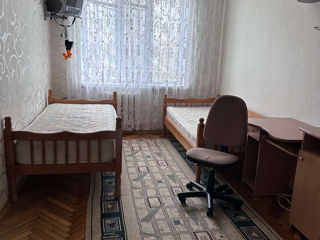 Apartament cu 3 camere, 70 m², Centru, Ialoveni foto 2