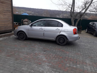 Hyundai Accent foto 1