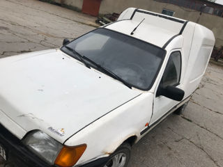 Ford Courier foto 4