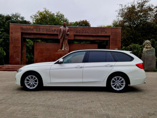 BMW 3 Series Touring foto 5