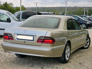 Mercedes E-Class foto 2