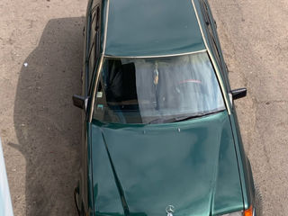 Mercedes Series (W124) foto 1