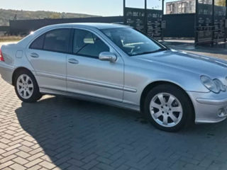 Mercedes C-Class foto 3