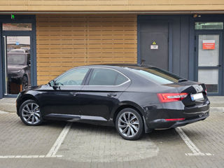 Skoda Superb foto 2