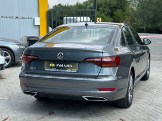 Volkswagen Jetta foto 4