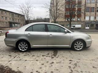 Toyota Avensis foto 7