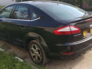 Ford Mondeo foto 2