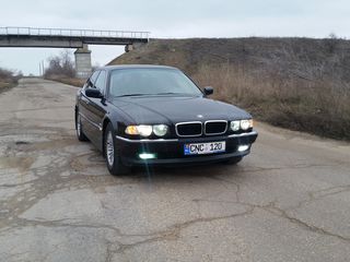 BMW 7 Series foto 1