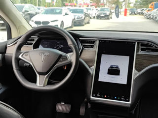 Tesla Model X foto 13