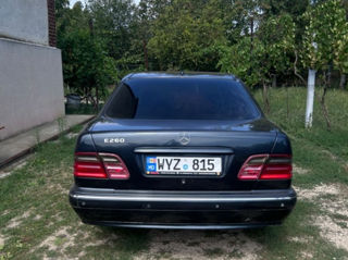 Mercedes E-Class foto 3