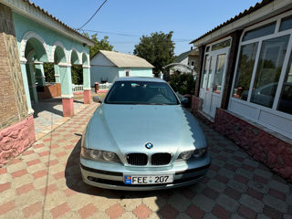 BMW 5 Series foto 2