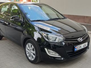 Hyundai i 20 foto 2