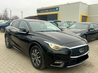 Infiniti QX30 foto 1