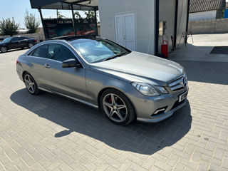 Mercedes E-Class Coupe foto 1