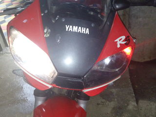 Yamaha YZF R6 foto 3