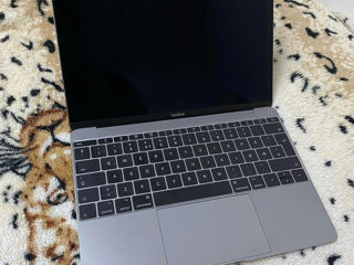 Продам MacBook 12 2017 года Идеальное состояние, любые проверки.