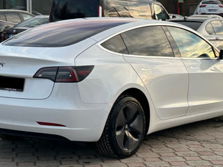 Tesla Model 3 foto 3