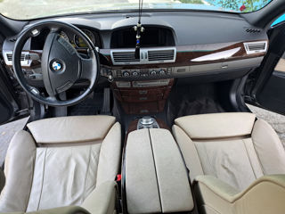 BMW 7 Series foto 3