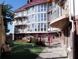 Apartament cu 2 nivele + Terasa in bloc nou. Euroreparatie. Mobilat. Sec. Riscani. Com. Gratiesti!!! foto 1