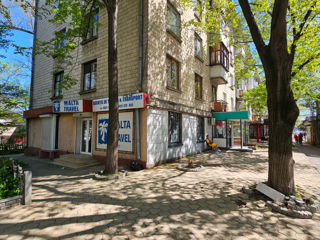 Se vinde spațiu comercial , Iurii Gagarin , prima linie , 49mp , 112000€