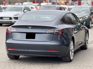 Tesla Model 3 foto 5