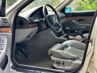 BMW 5 Series foto 8