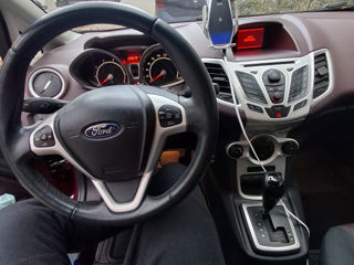 Ford Fiesta foto 8