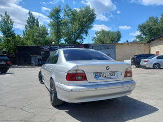 BMW 5 Series foto 6