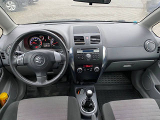 Suzuki SX4 foto 9