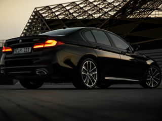 BMW 5 Series foto 6