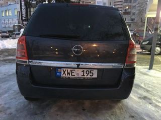 Opel Zafira foto 1