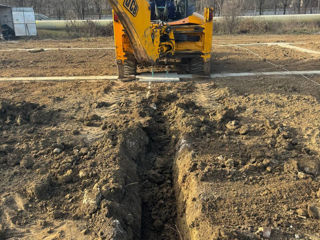 Prestări servicii cu diferite utilaje de constructii: Buldoexcavator , Miniexcavator . foto 9