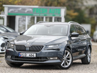 Skoda Superb foto 2