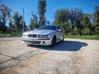 BMW 5 Series foto 4