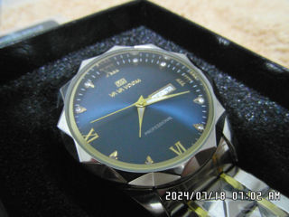 Продам очень красивые часы для солидного мужчины,  новые в упаковке супер подарок для друга!!!