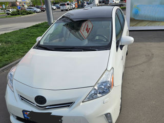 Toyota Prius v