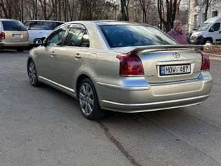 Toyota Avensis foto 3