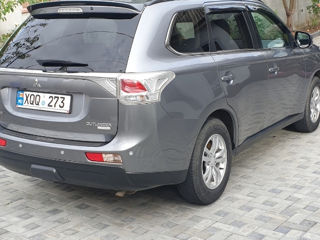 Mitsubishi Outlander foto 9