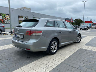 Toyota Avensis foto 3