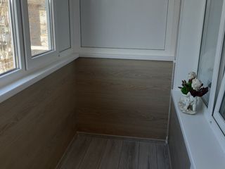 Închidere balcon apartament etaj 4 / 5 cu acoperis tip termopan sandwich și tamplarie pvc ... foto 10