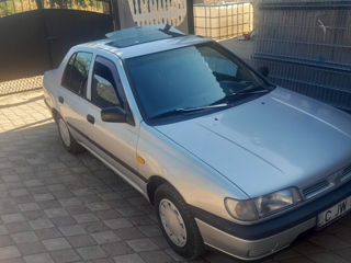 Nissan Sunny foto 5