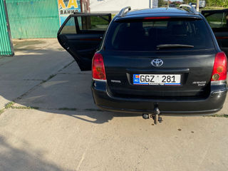 Toyota Avensis foto 3