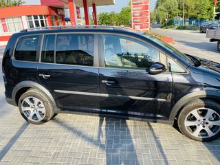 Volkswagen Touran foto 8