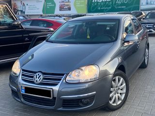 Volkswagen Jetta foto 1