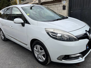 Renault Grand Scenic foto 2