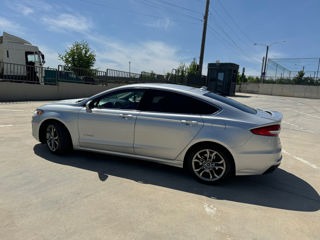 Ford Fusion foto 2