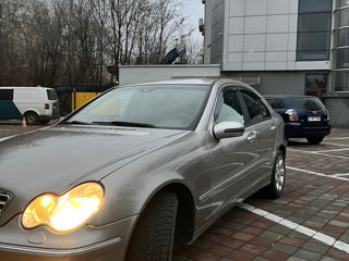 Mercedes C-Class foto 5