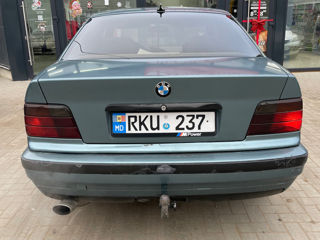 BMW 3 Series foto 2