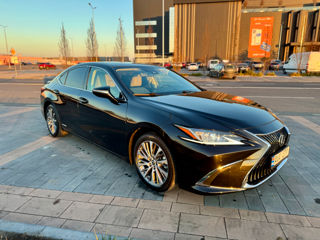 Lexus ES Series