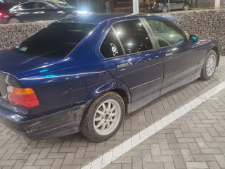 BMW 3 Series foto 6